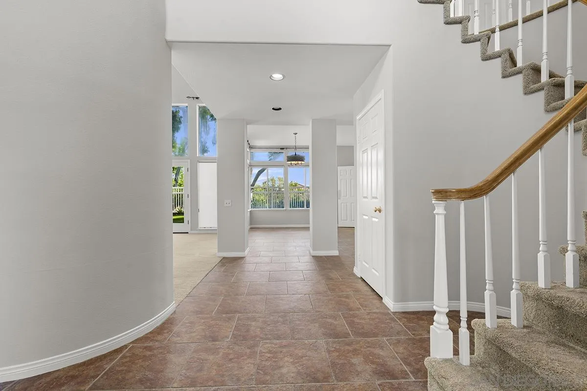 4485 Sunset Bluffs Way