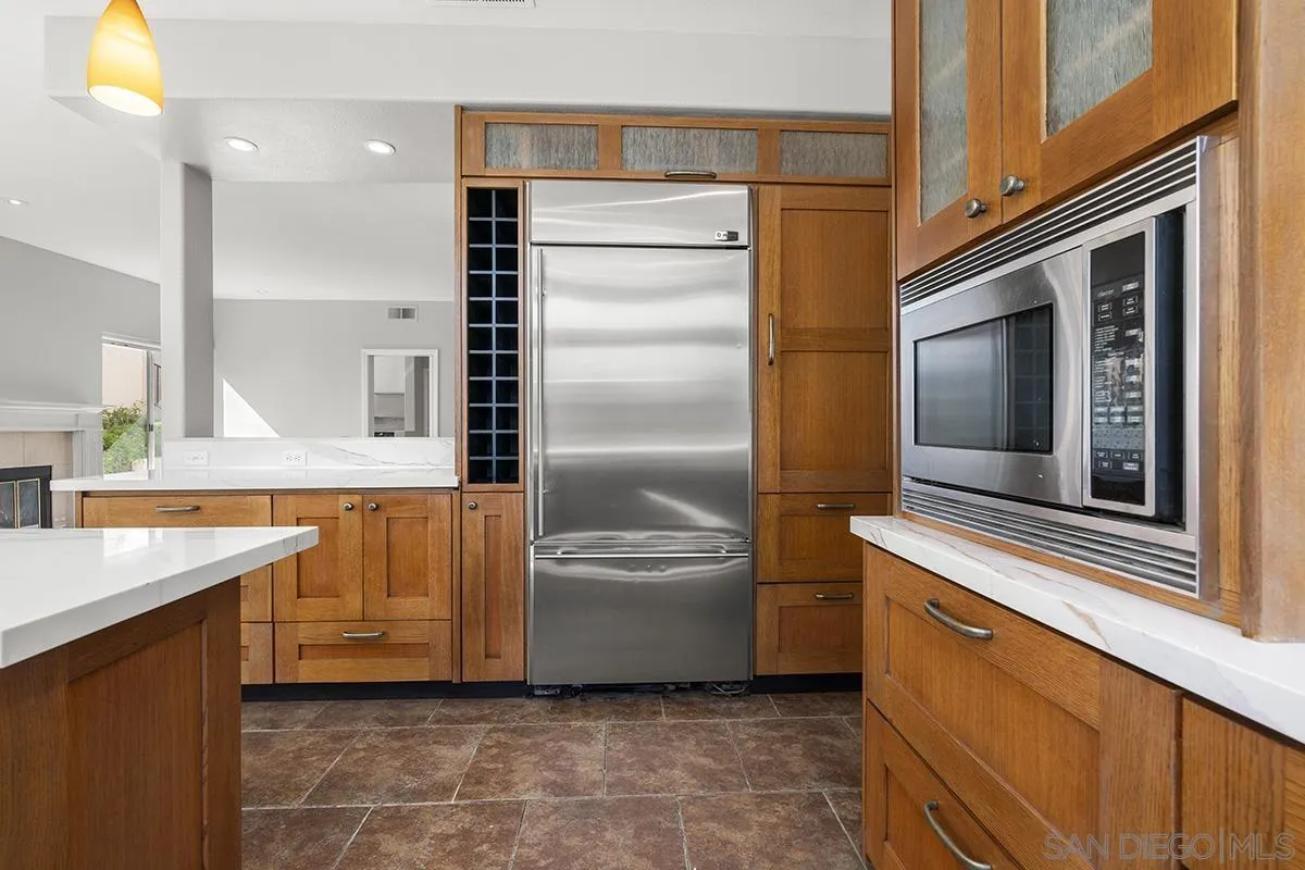 4485 Sunset Bluffs Way