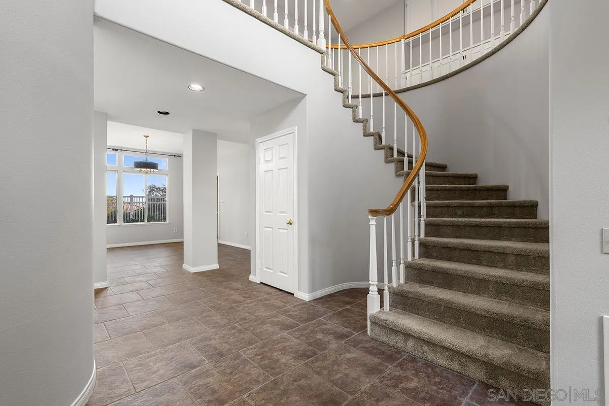 4485 Sunset Bluffs Way