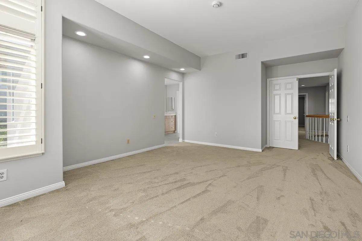 4485 Sunset Bluffs Way