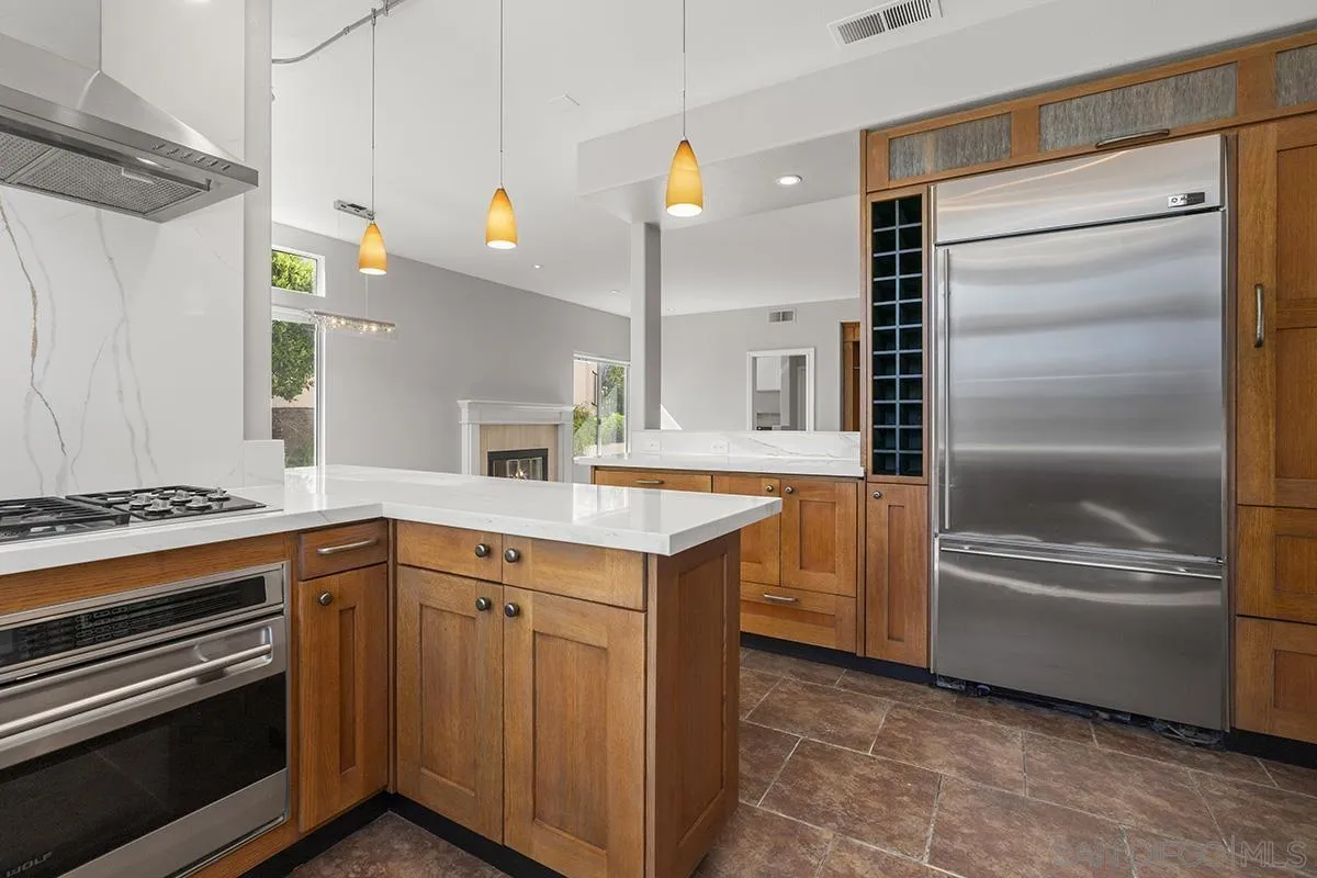 4485 Sunset Bluffs Way