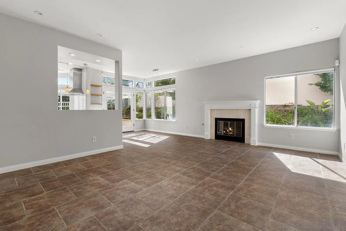 4485 Sunset Bluffs Way