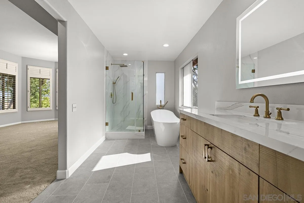 4485 Sunset Bluffs Way