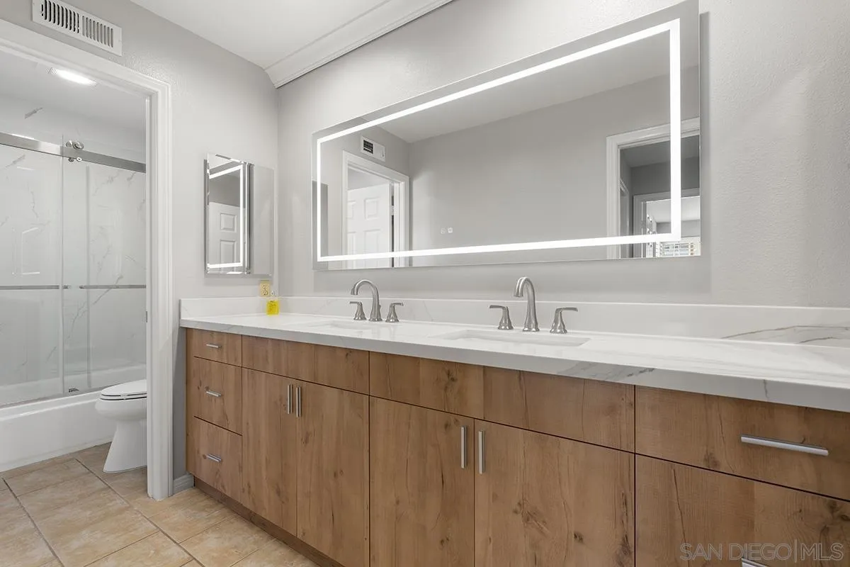 4485 Sunset Bluffs Way