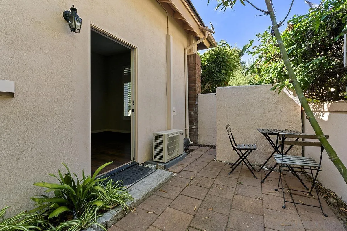 4485 Sunset Bluffs Way