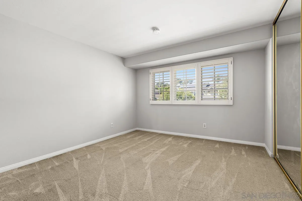 4485 Sunset Bluffs Way