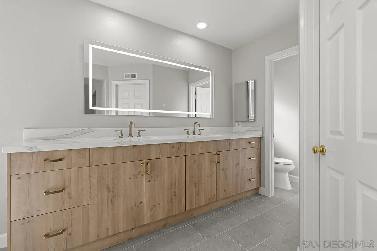 4485 Sunset Bluffs Way
