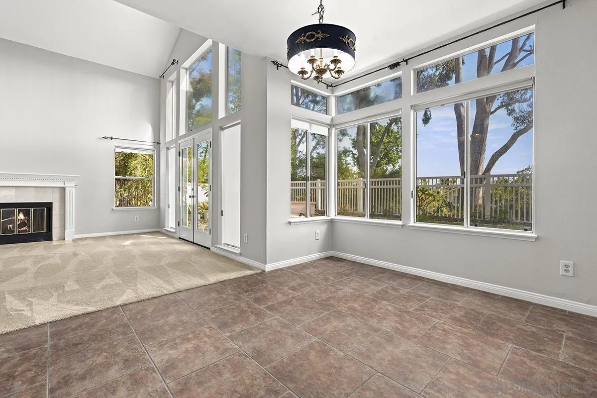 4485 Sunset Bluffs Way