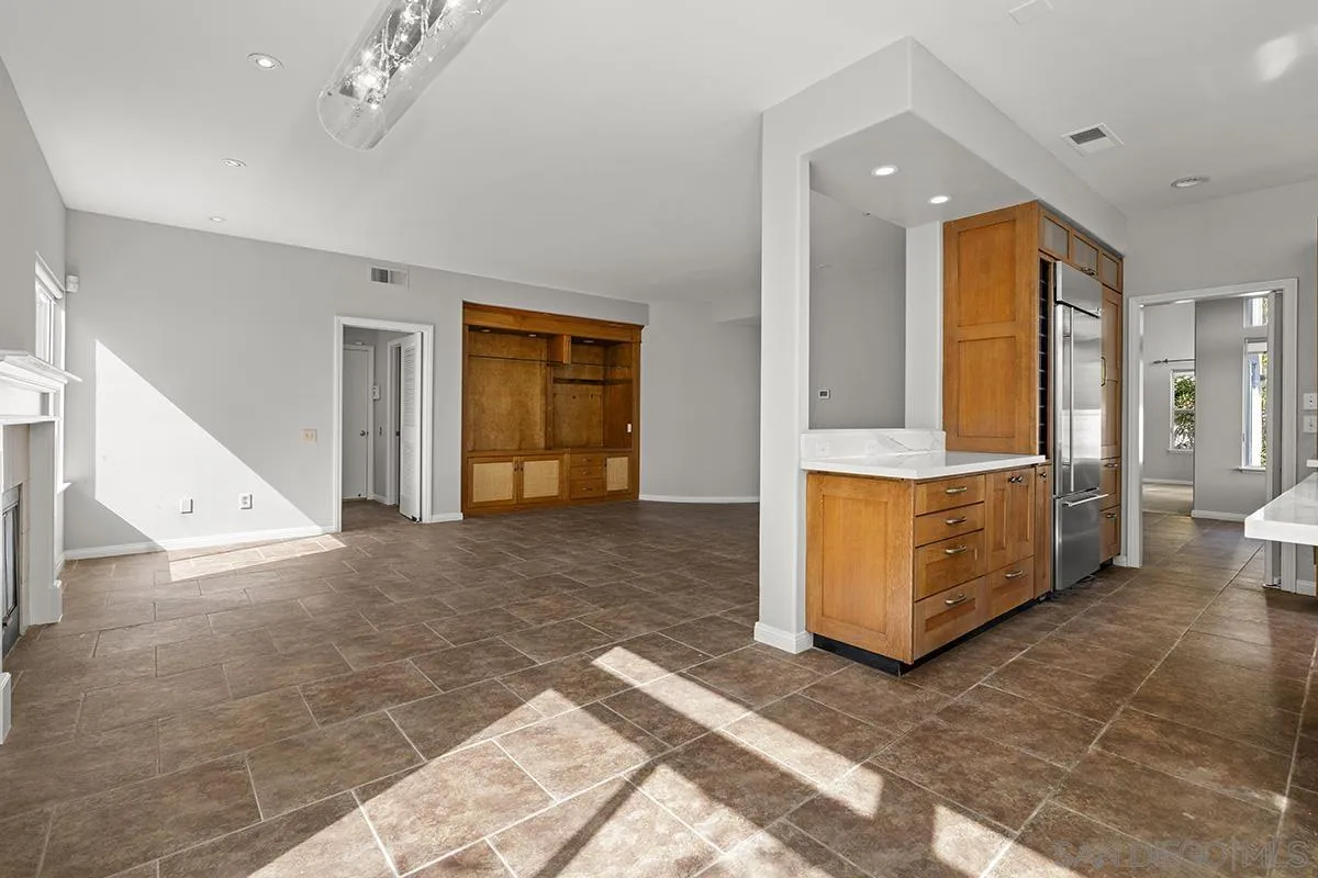 4485 Sunset Bluffs Way