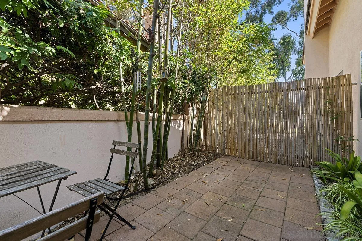 4485 Sunset Bluffs Way