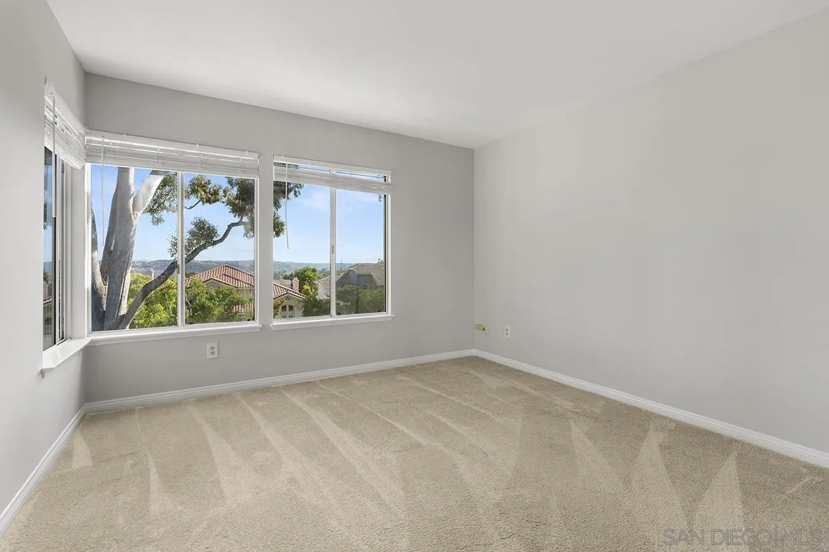 4485 Sunset Bluffs Way