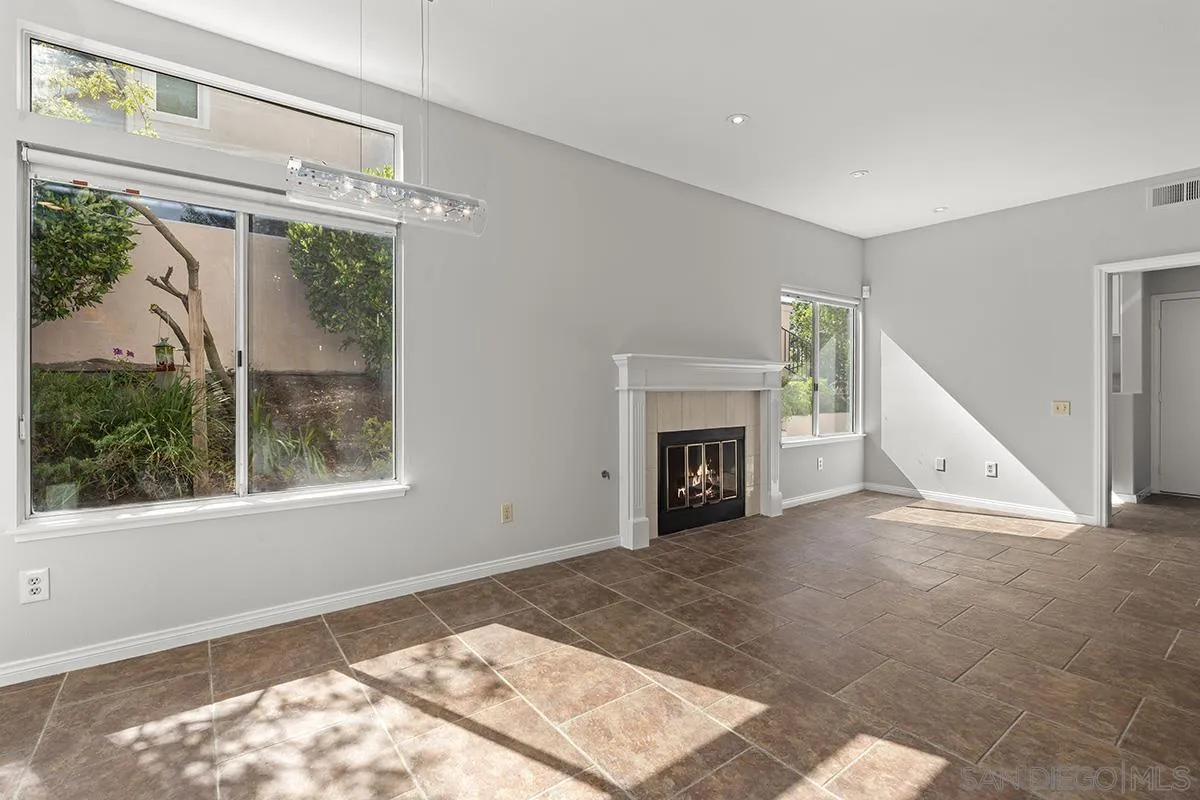 4485 Sunset Bluffs Way