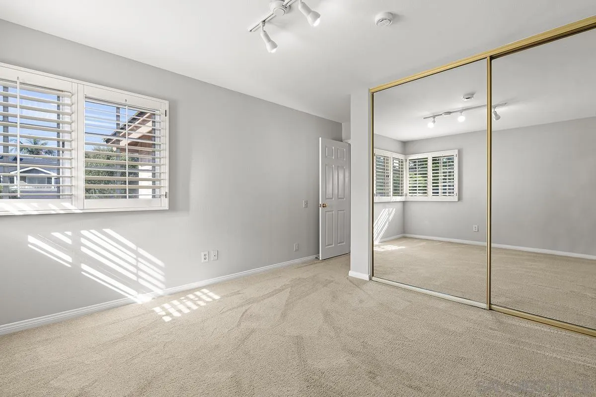 4485 Sunset Bluffs Way