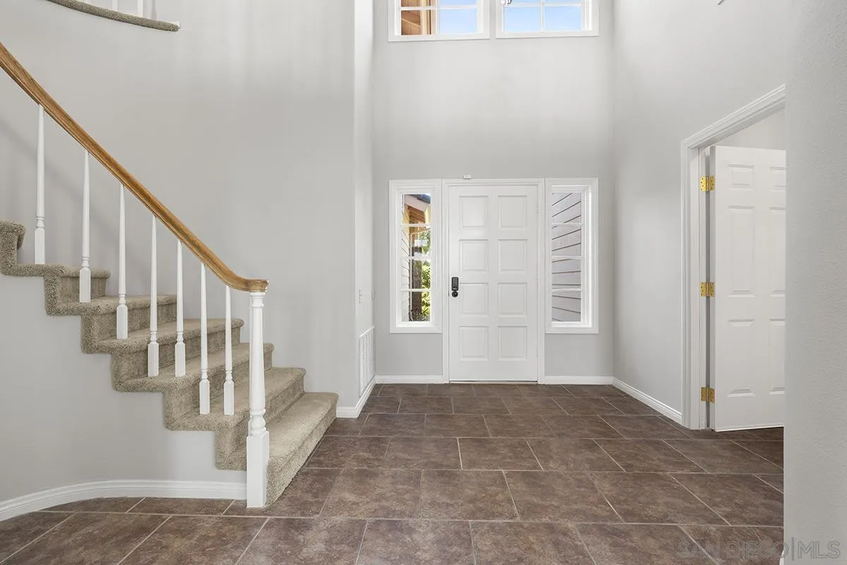 4485 Sunset Bluffs Way