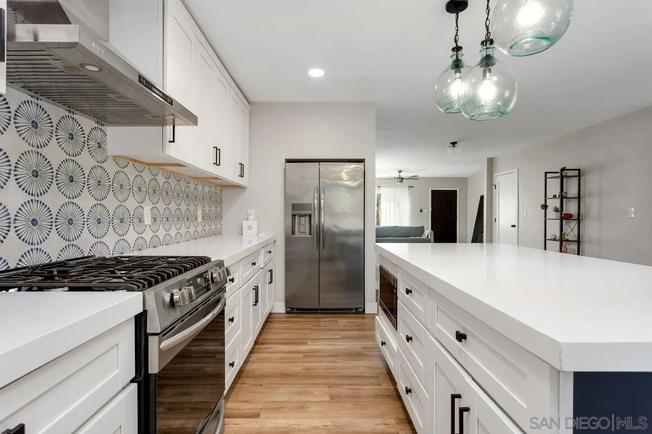 423 Alvarado Ter