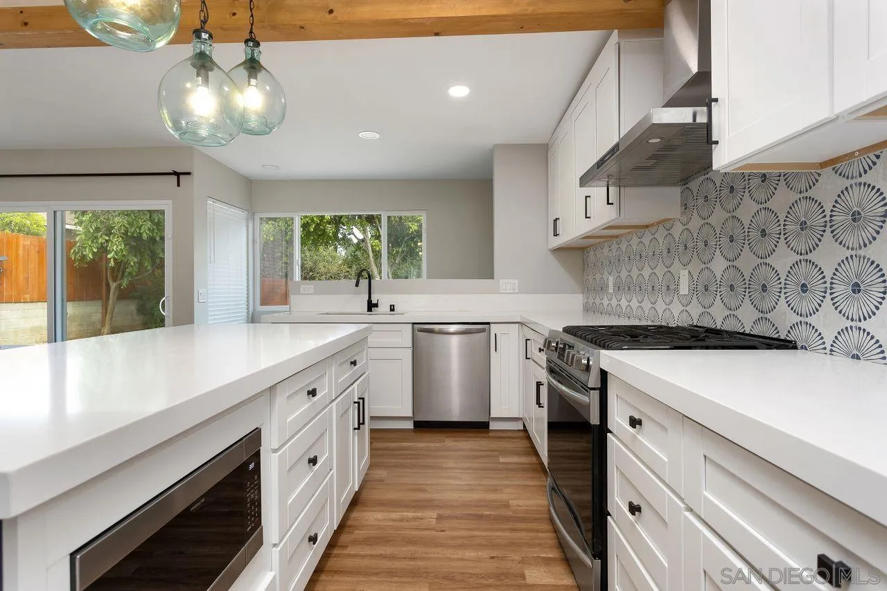 423 Alvarado Ter