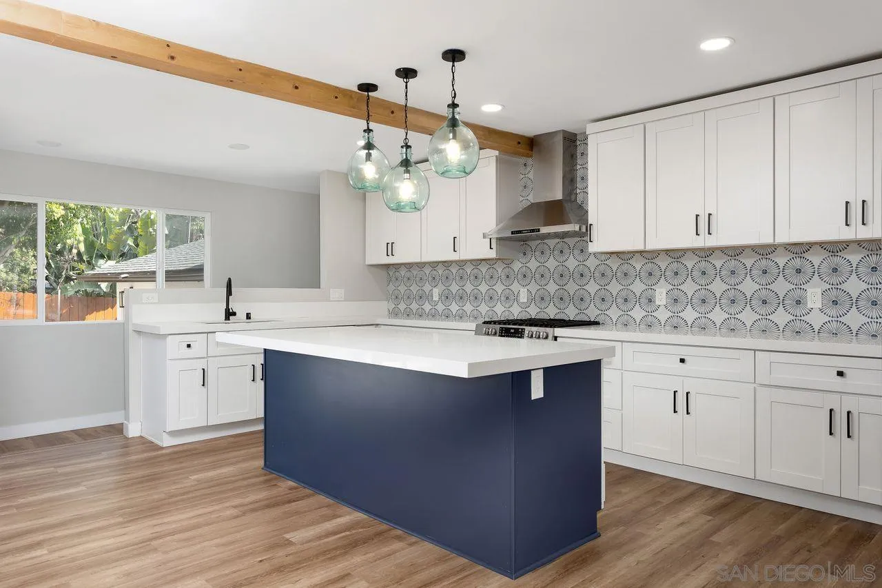 423 Alvarado Ter