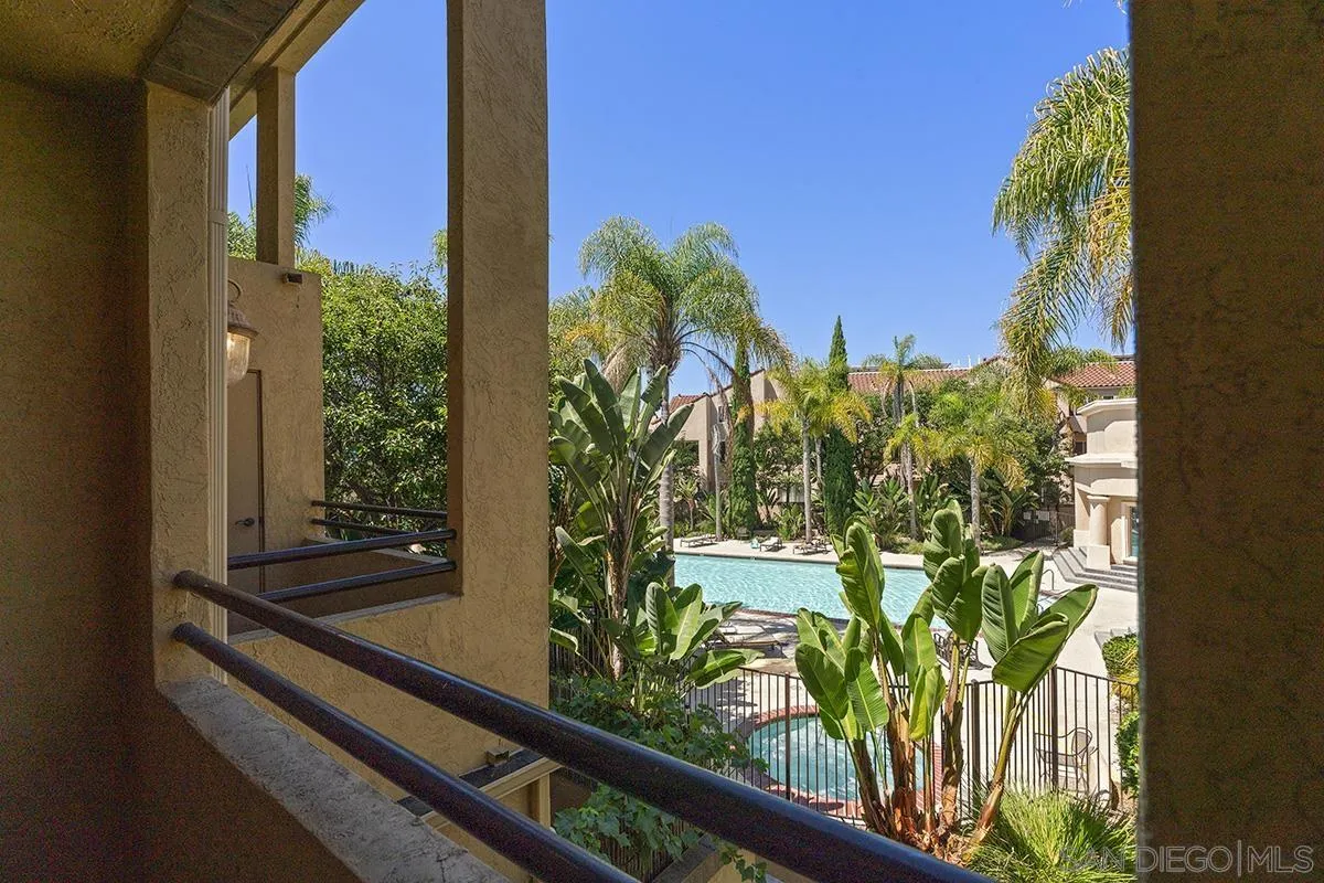 3957 Nobel Dr Unit 208