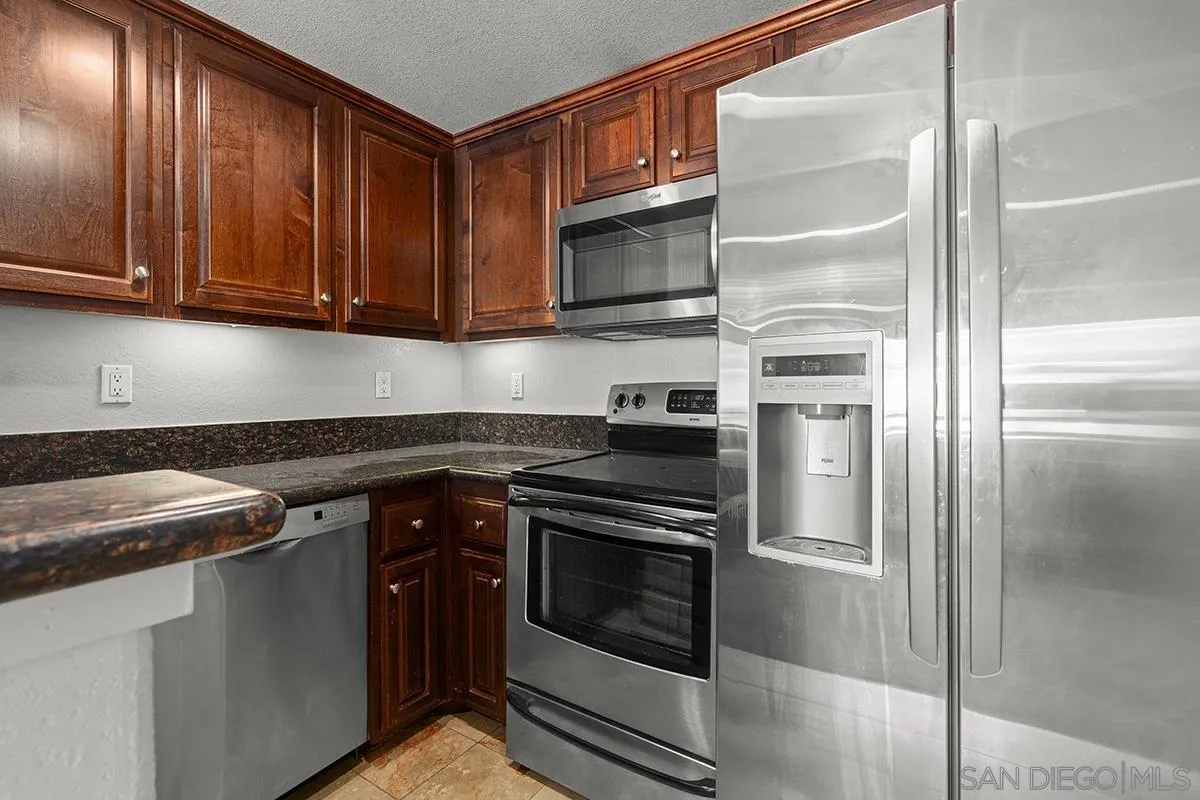 3957 Nobel Dr Unit 208