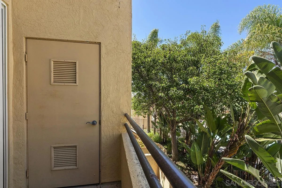 3957 Nobel Dr Unit 208