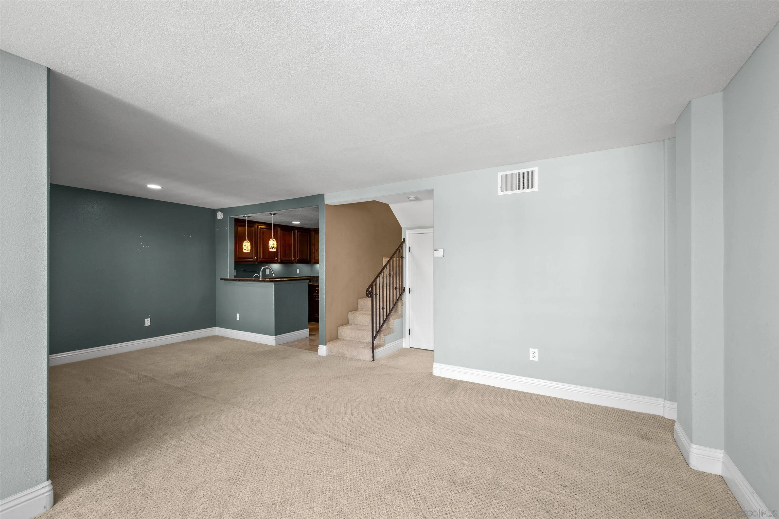 3957 Nobel Dr Unit 208