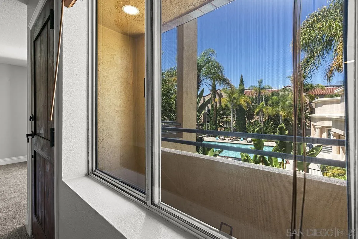 3957 Nobel Dr Unit 208