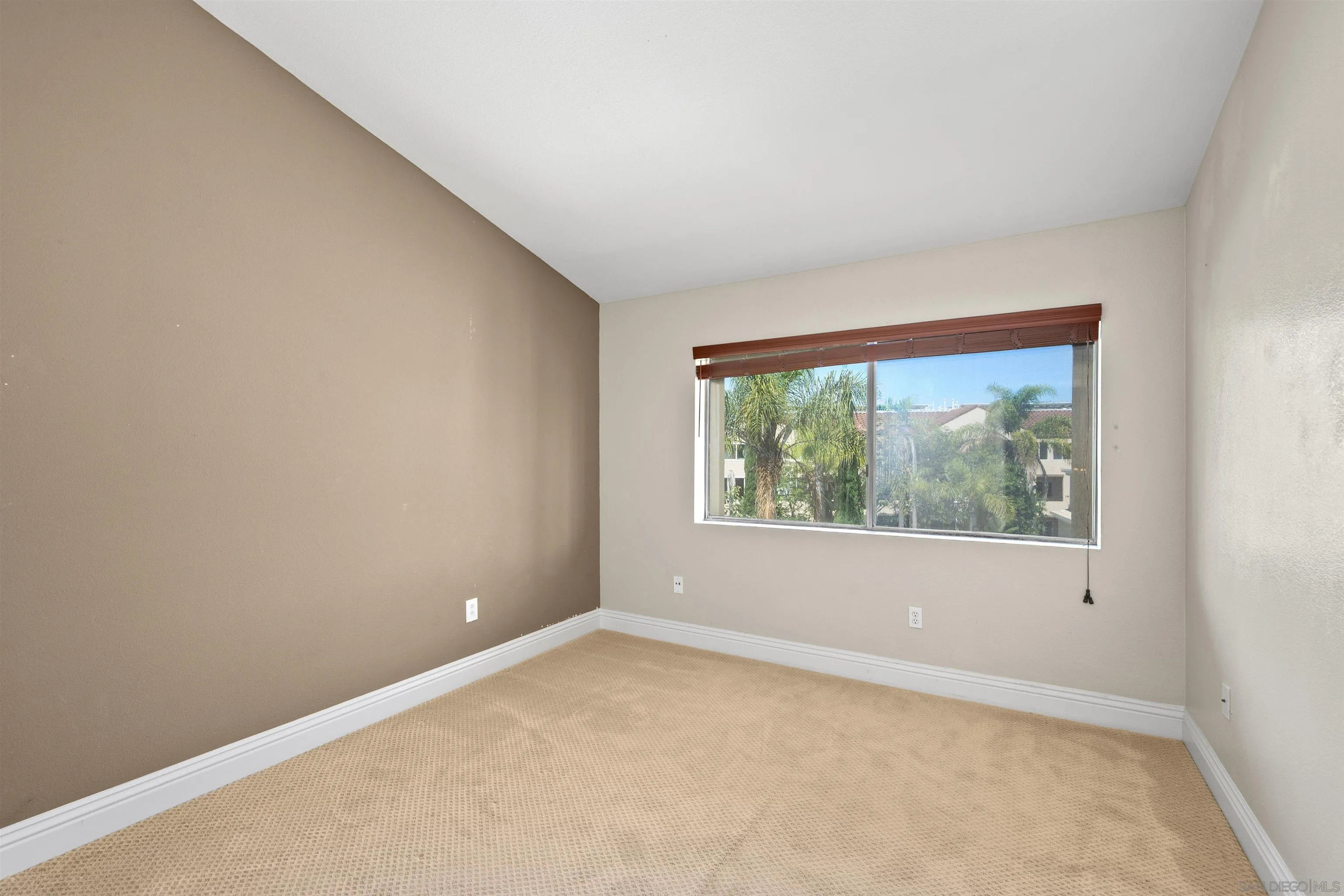 3957 Nobel Dr Unit 208