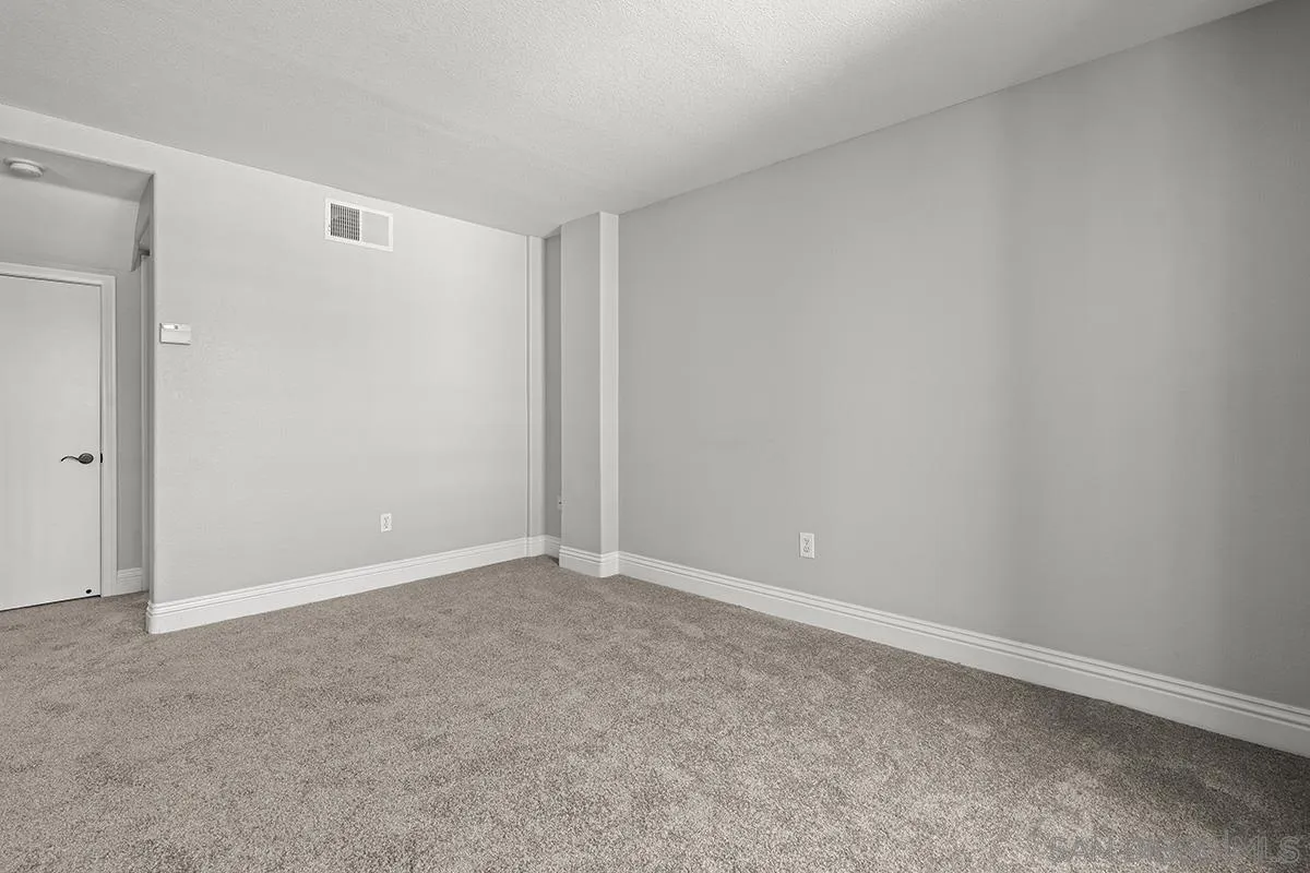 3957 Nobel Dr Unit 208