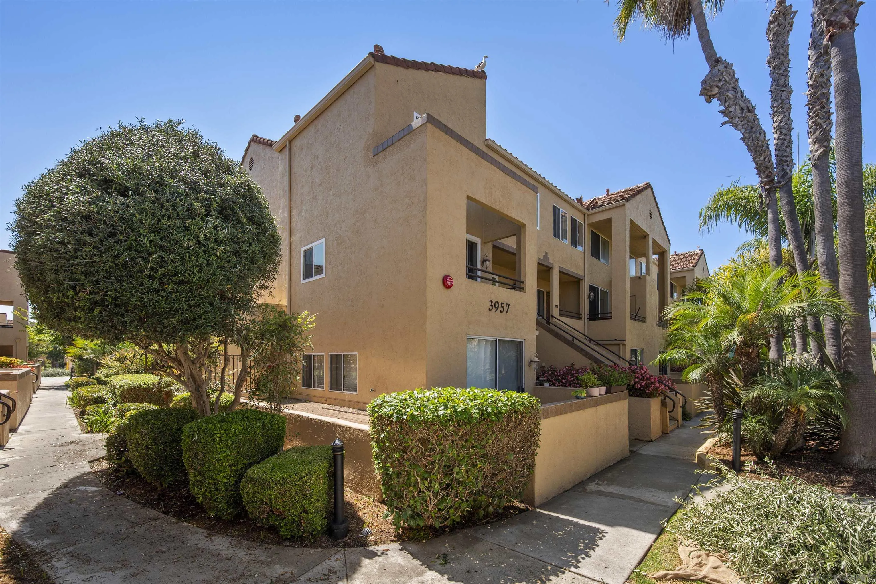 3957 Nobel Dr Unit 208