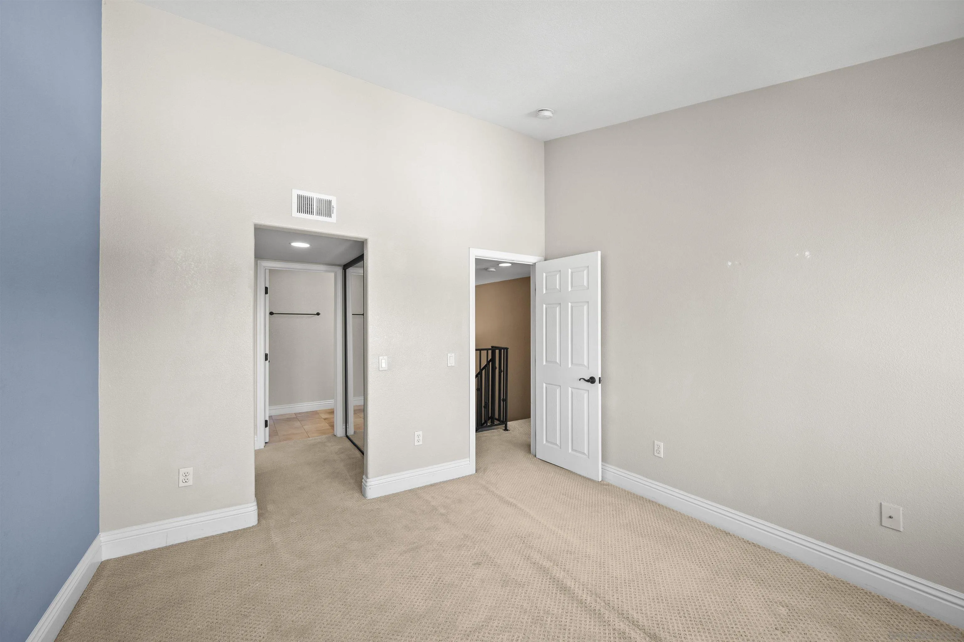 3957 Nobel Dr Unit 208