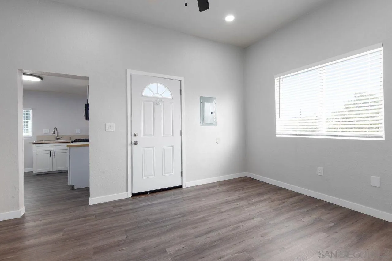 2856 Franklin Ave Unit B