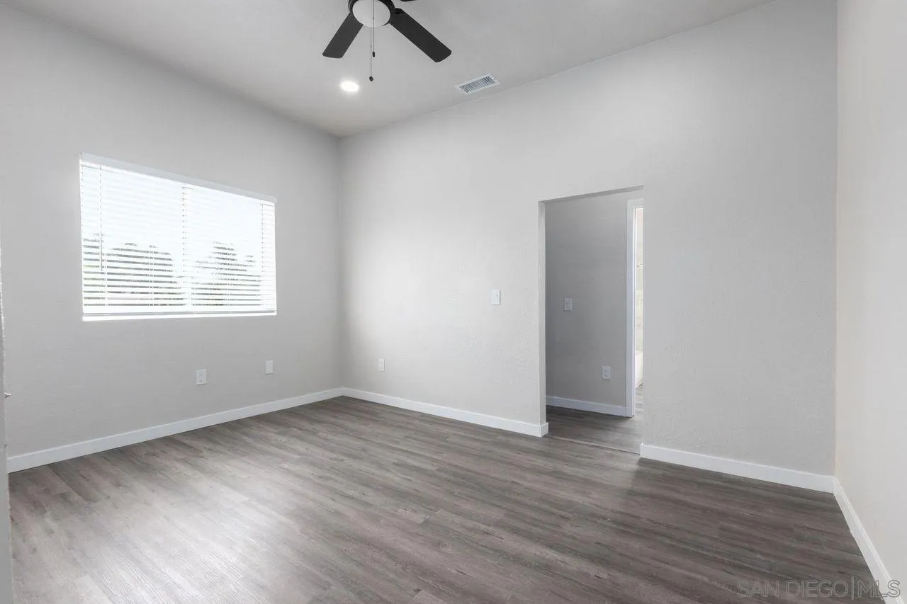 2856 Franklin Ave Unit B