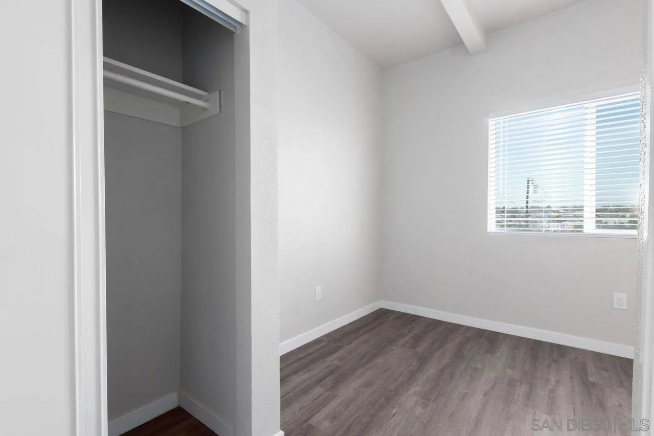 2856 Franklin Ave Unit B