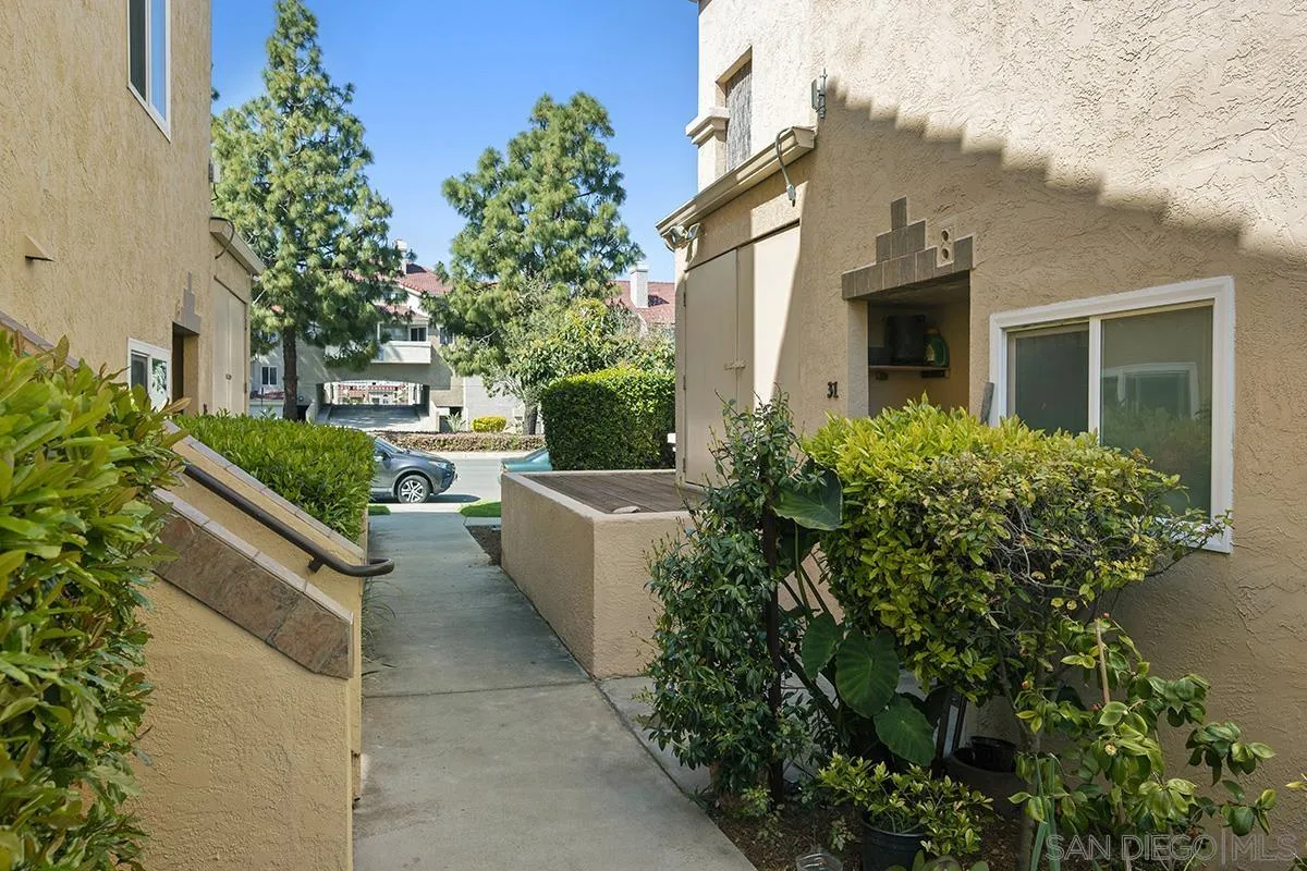 3925 Nobel Dr Unit 31