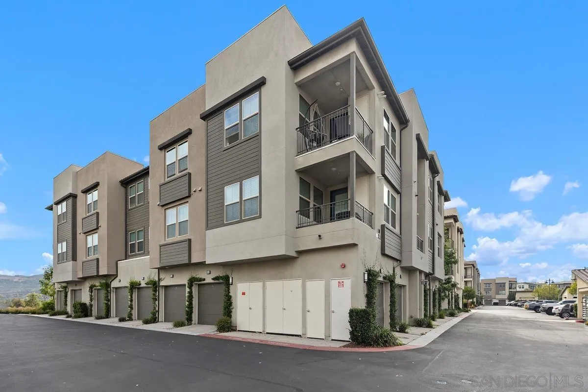 1400 Lasso Way Unit 203