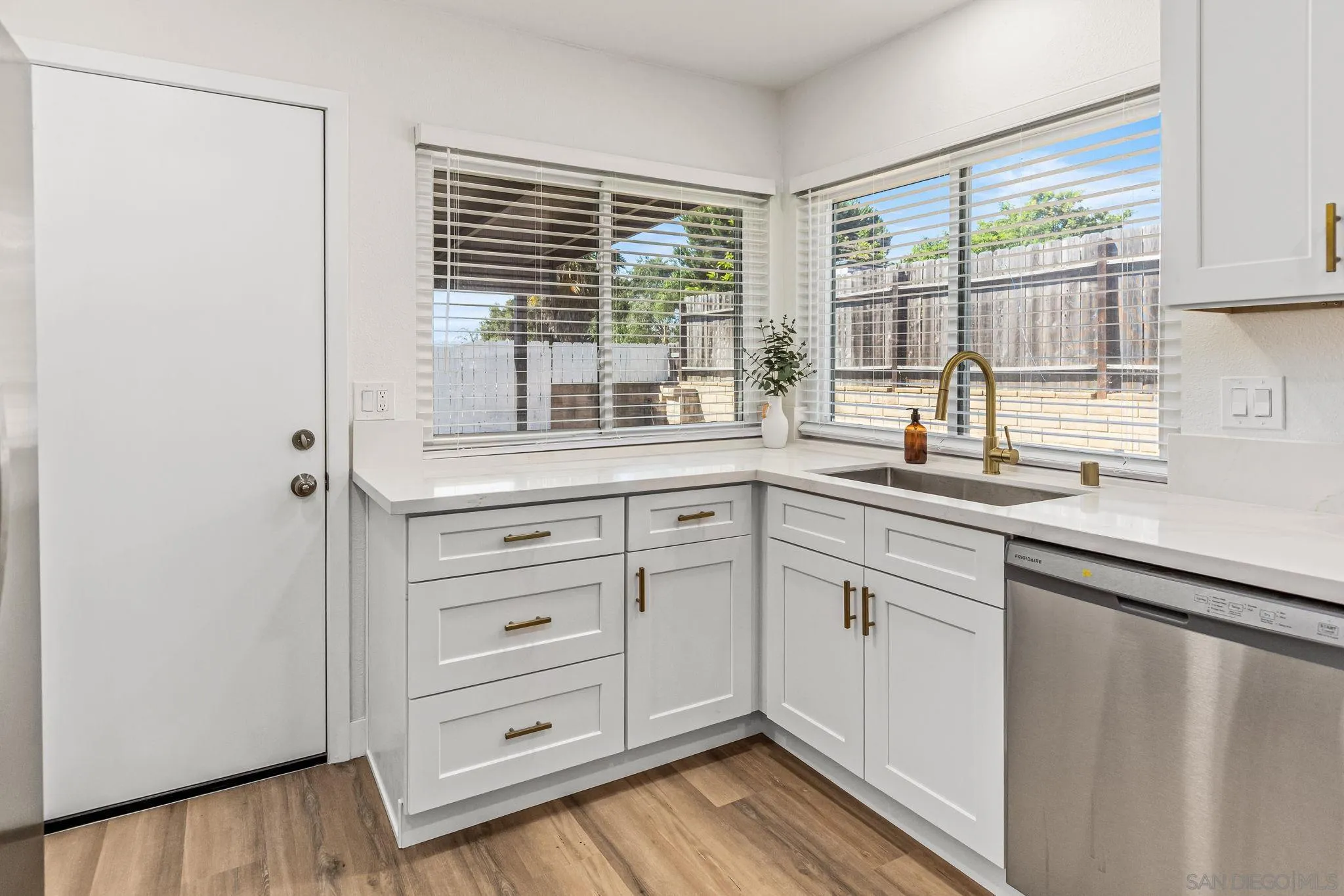 4137 Alana Cir