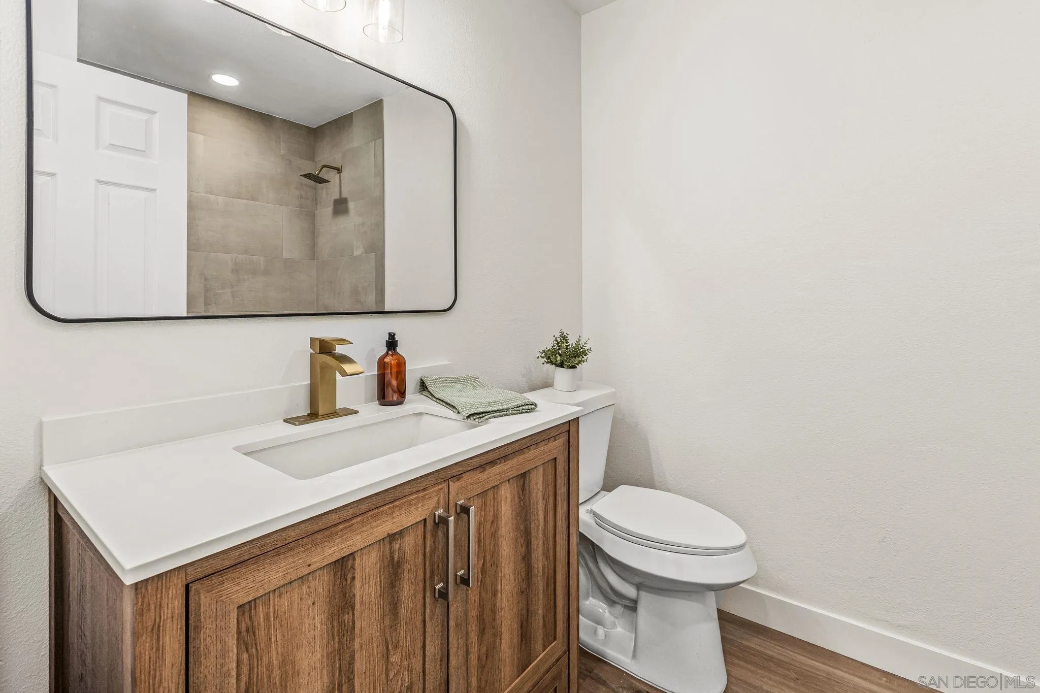 4137 Alana Cir