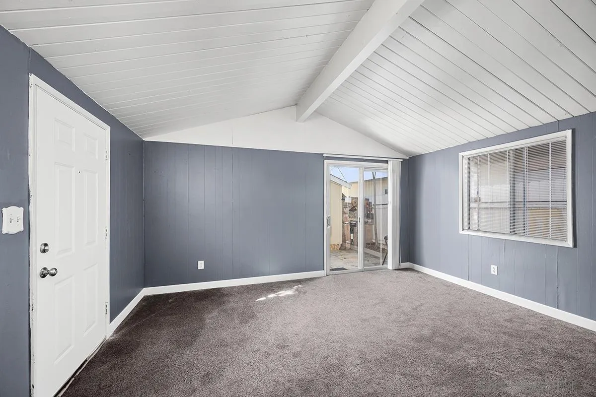 5616 Riley St