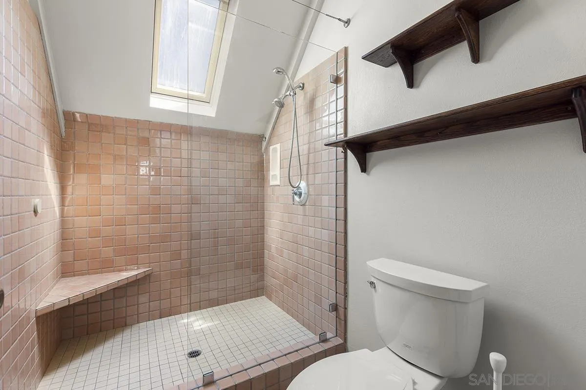 6350 Calle Del Campanario