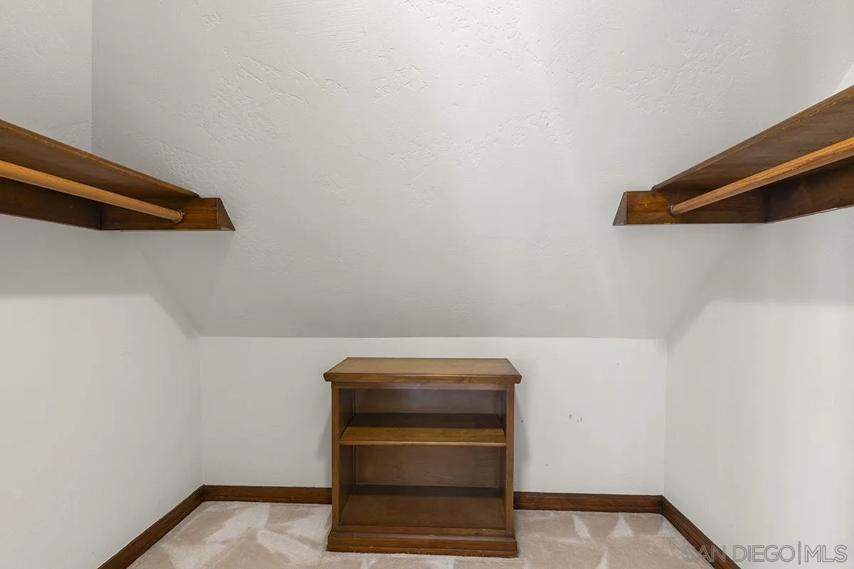 6350 Calle Del Campanario