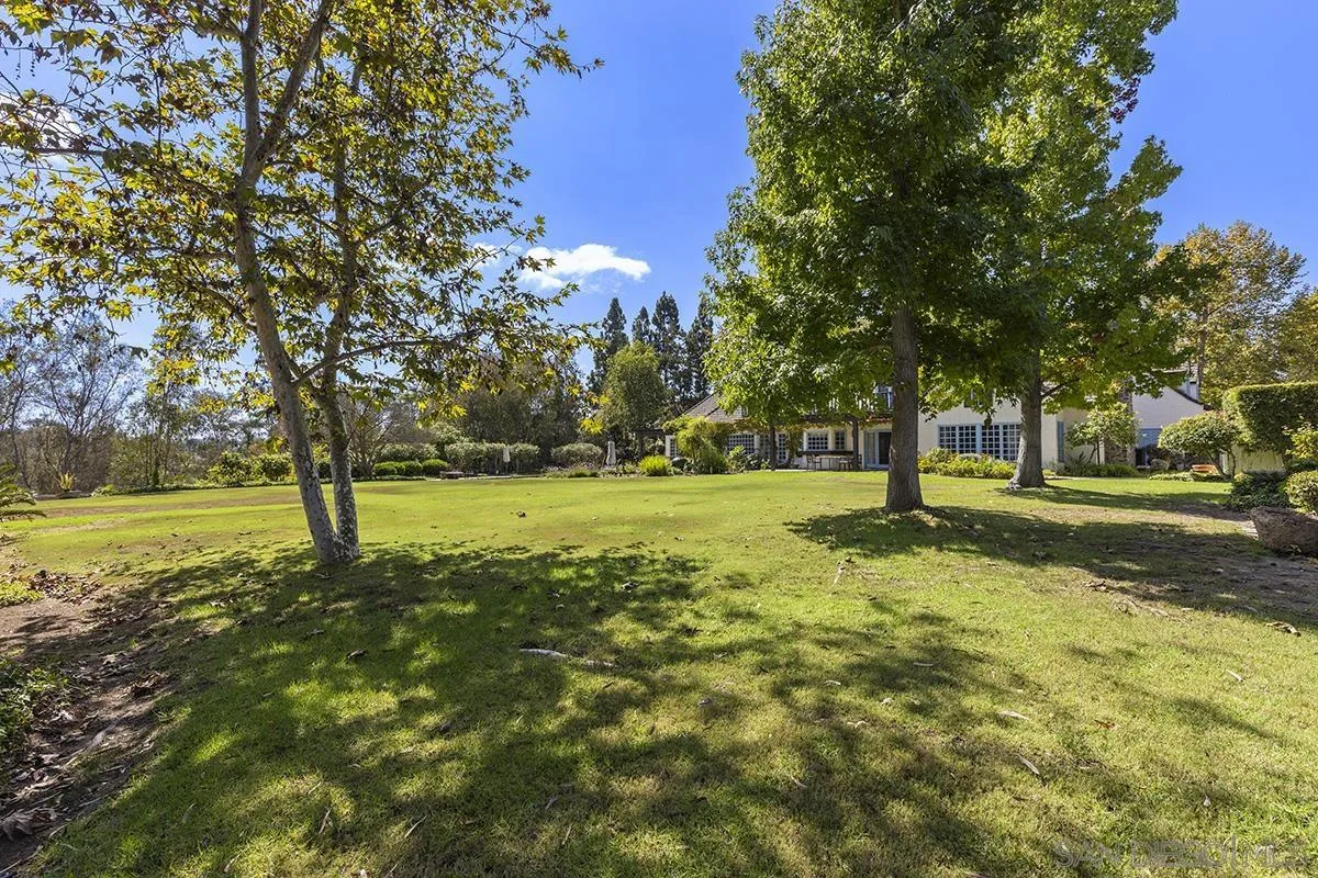 6350 Calle Del Campanario