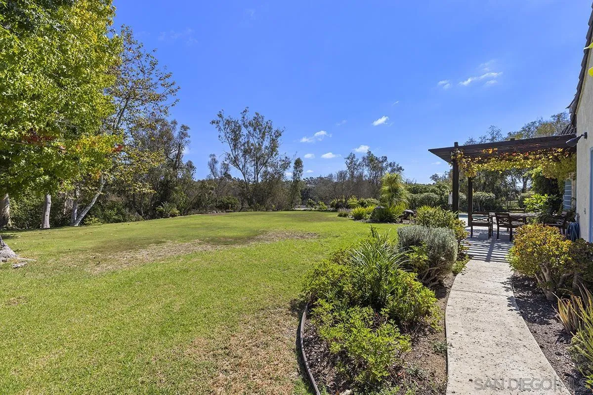 6350 Calle Del Campanario