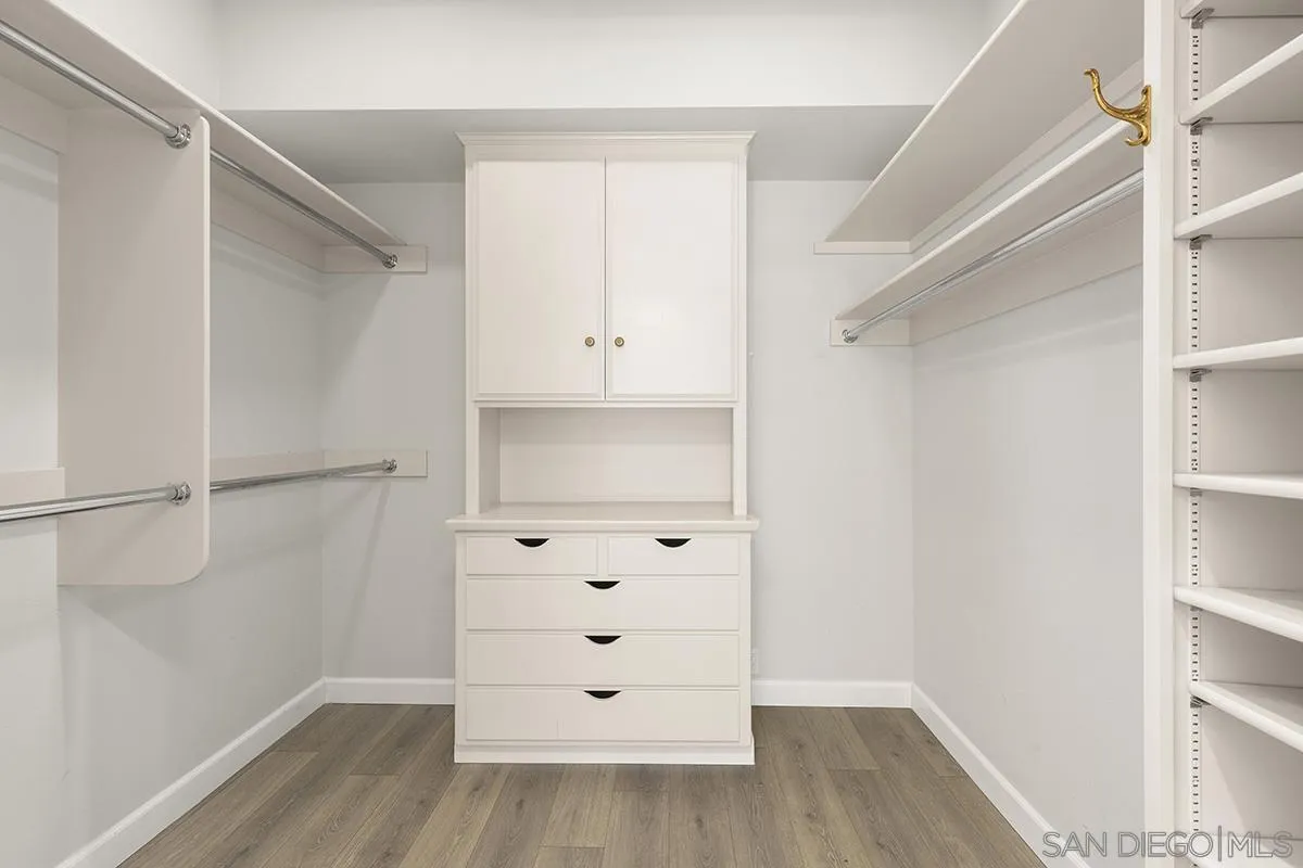 6350 Calle Del Campanario