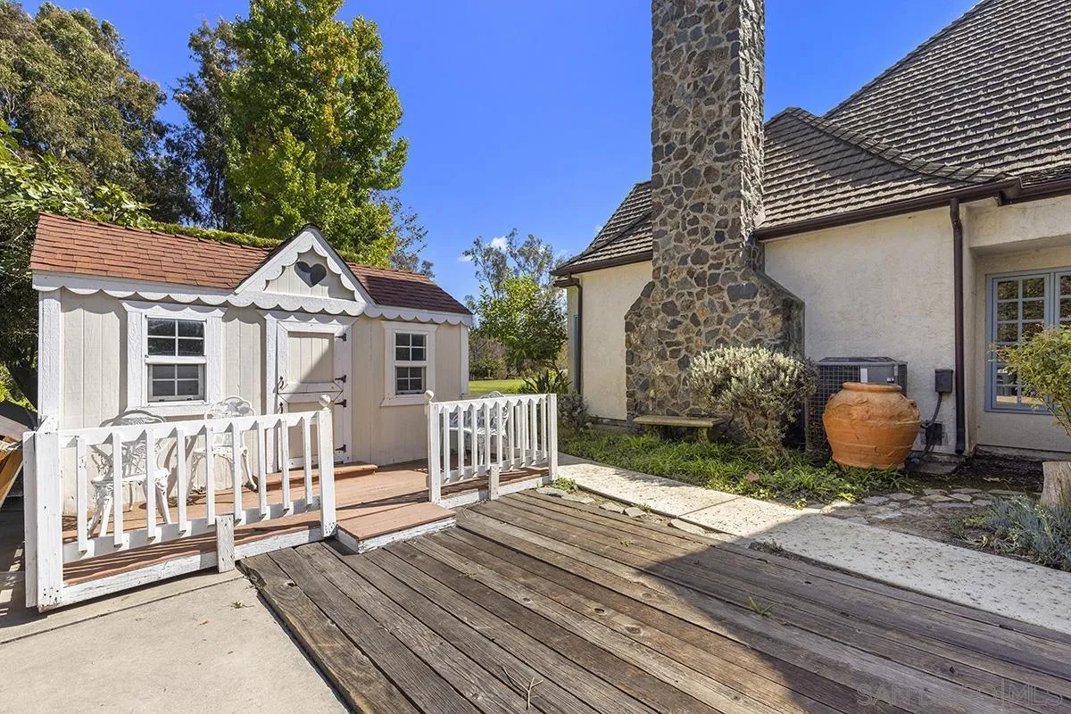 6350 Calle Del Campanario