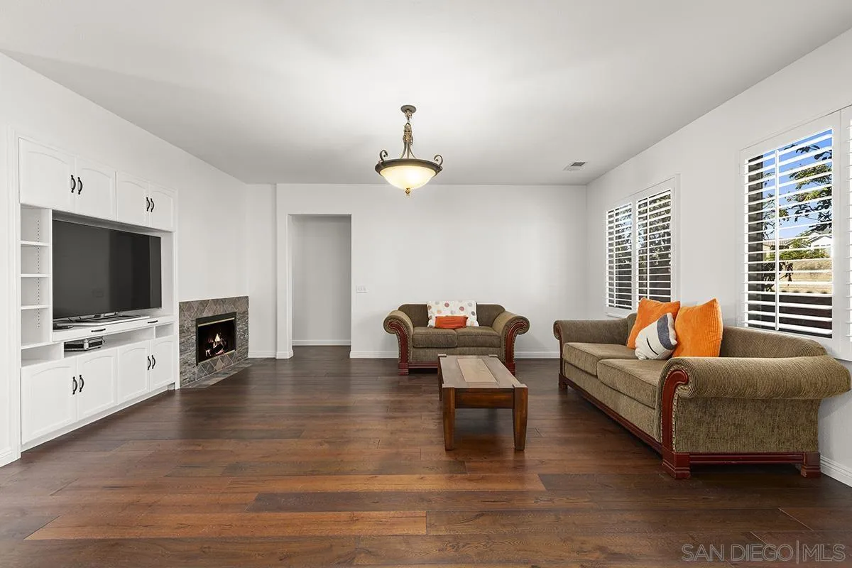 4322 Vista Verde Way