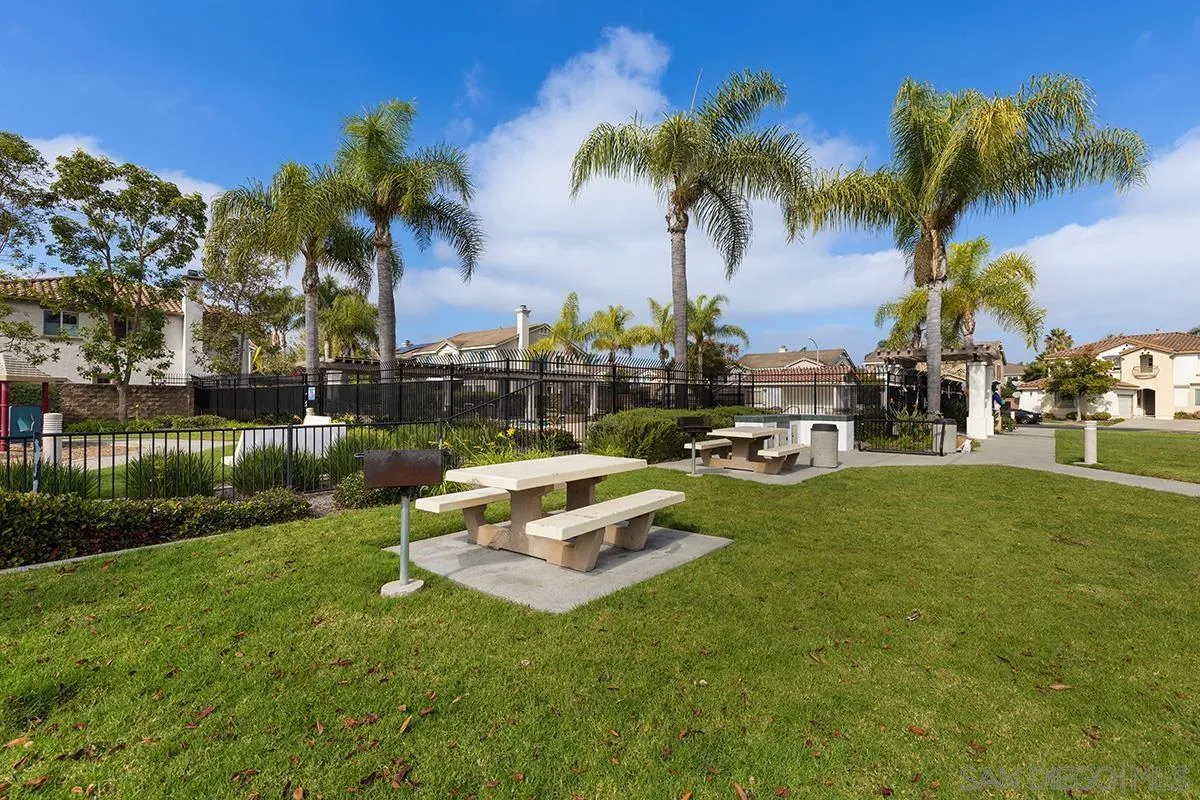 4322 Vista Verde Way