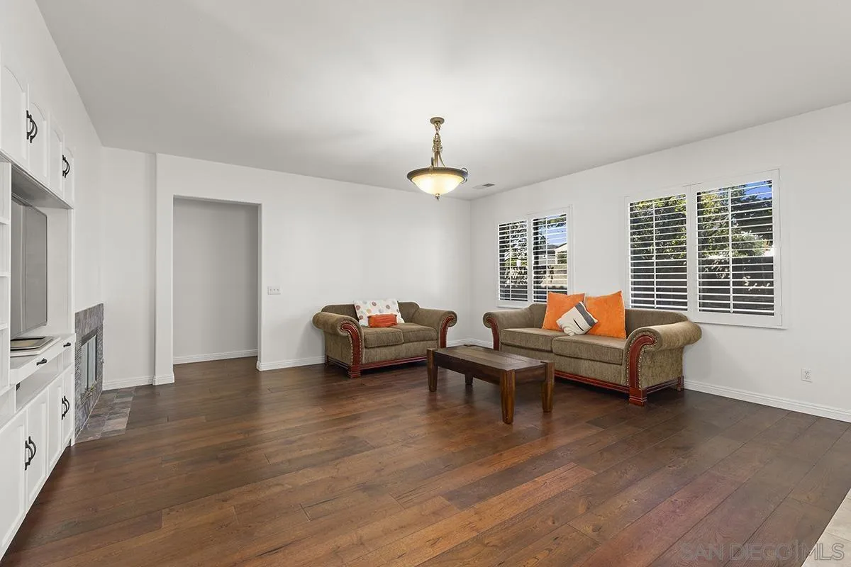 4322 Vista Verde Way