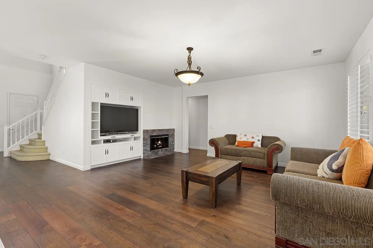 4322 Vista Verde Way