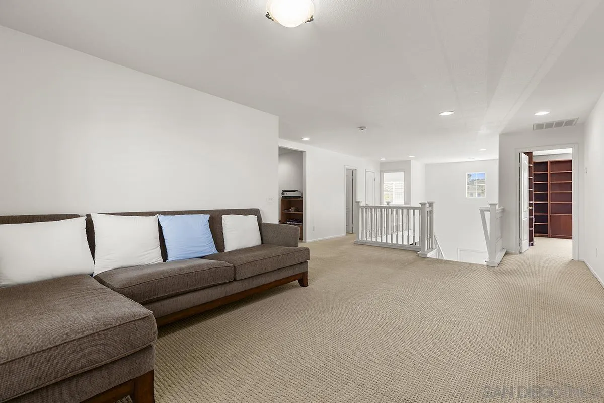 4322 Vista Verde Way