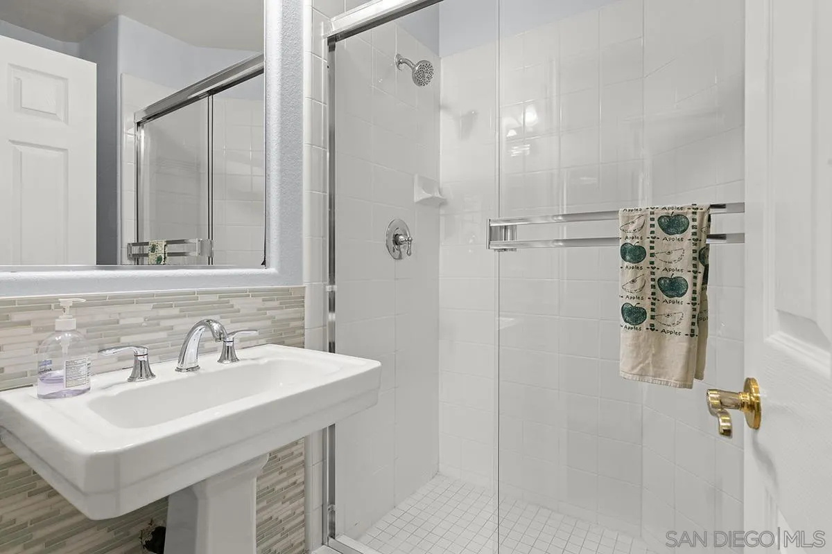 4418 Shorepointe Way